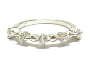 �L���[�r�b�N�̕��񂾃����O[je046]