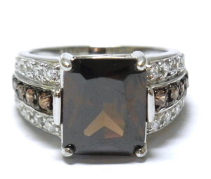 �X���[�L�[�J���[�̃X�N�G�A�����O�@9��[je061]