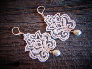 Tita Bijoux ���{���㗤���[�X�ŏo�����؂̗t�̗l�ȃ~���m�炵���V�b�N�ȃf�U�C���̃s�A�X�E�C�������O[TITAninfea]